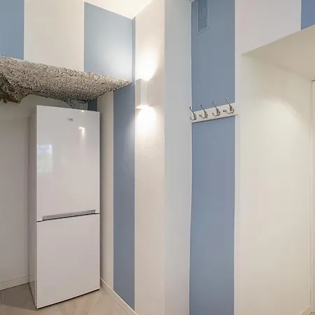 Comfy And Quiet In By Wonderful Italy Apartment