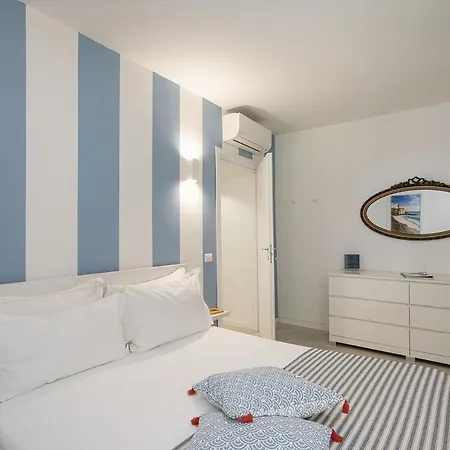 Comfy And Quiet In By Wonderful Italy カモーリ